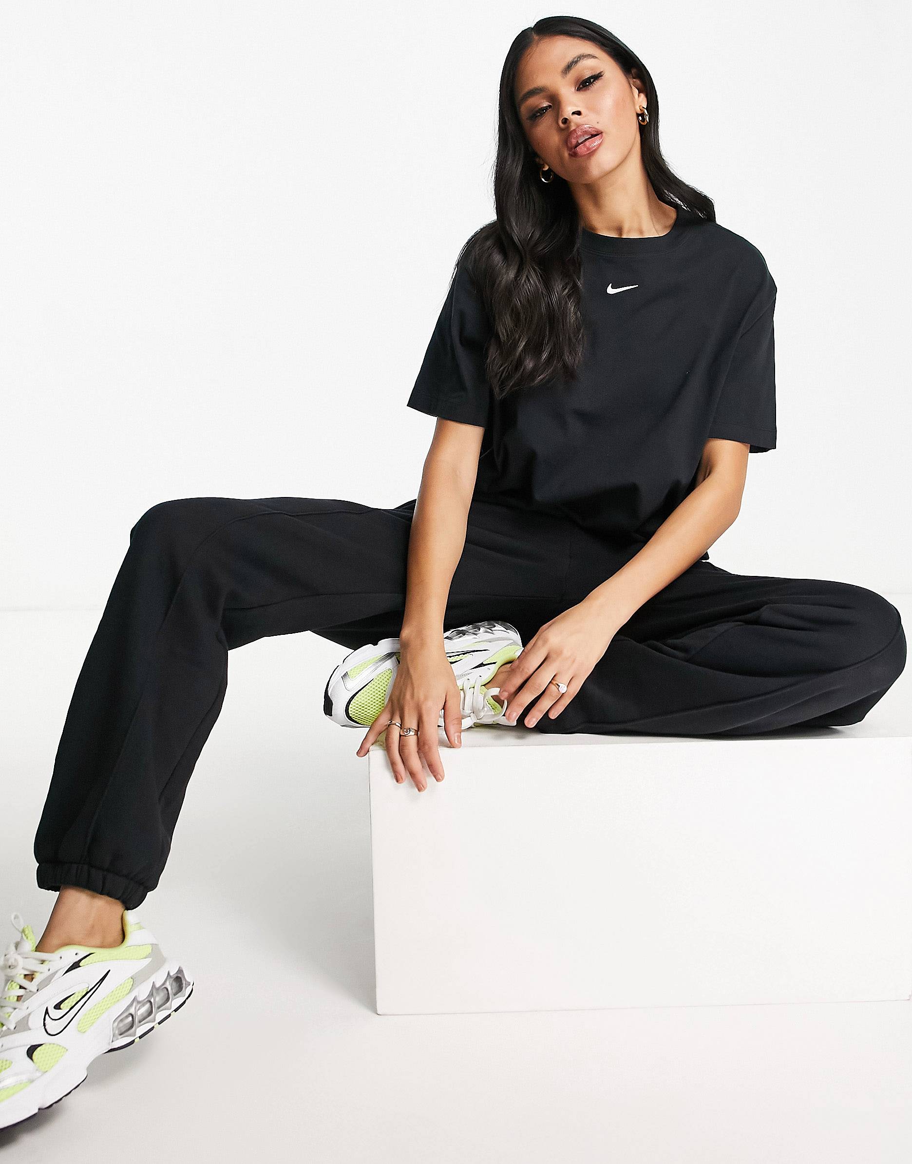 Elevate Your Active Wardrobe with N!ke Women's T-Shirts